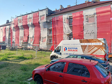 Izolace stropu bytového domu v Nymburku